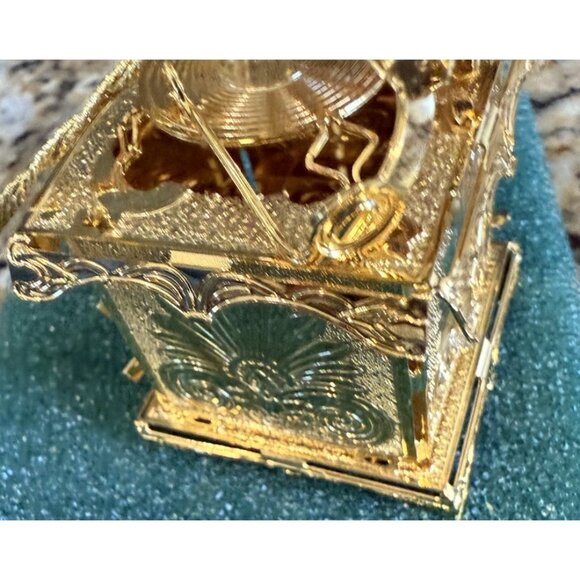 Baldwin Brass & Gold Vintage Gramophone W/Intricate 3D Design - Picture 5 of 13